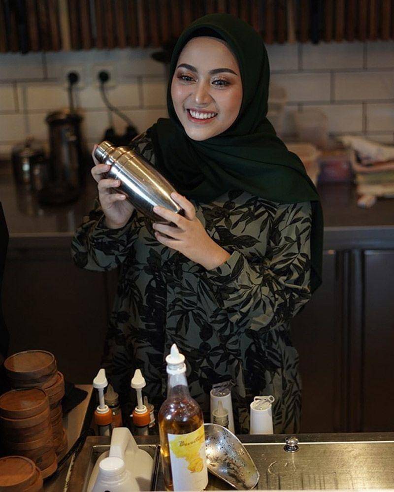 Instagram.com/rachelvennya