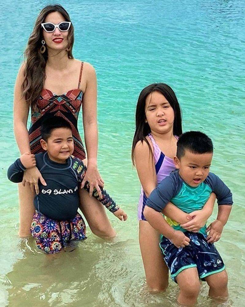 Instagram.com/ramadhaniabakrie   