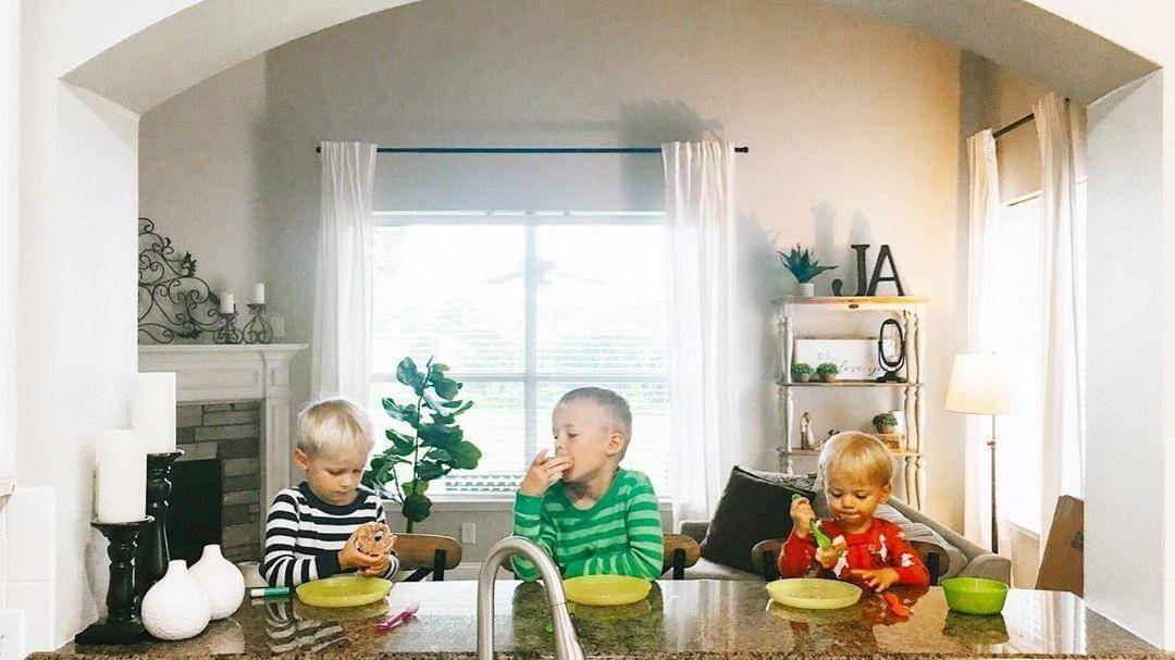 Instagram.com/herheartshomeschool