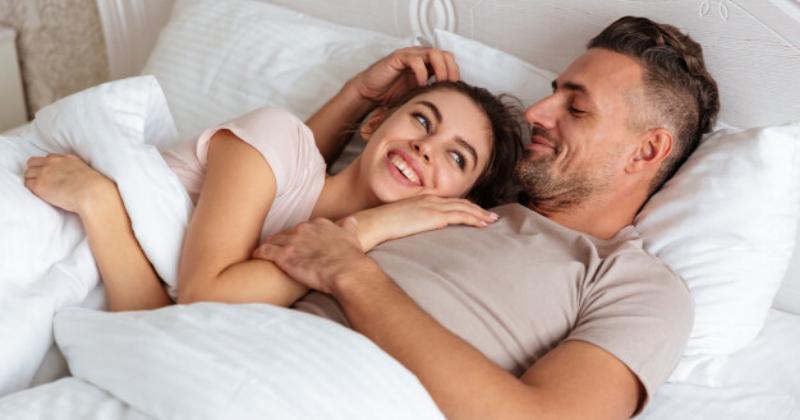 Sering Bercinta Mampu Mencegah Menopause Dini, Benarkah?