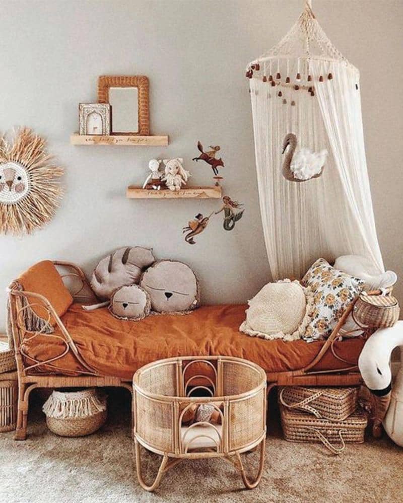 Pinterest.com/laracapell