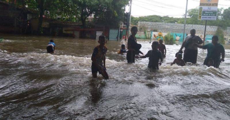 Ilustrasi Banjir/IDN Times/Lia Hutasoit