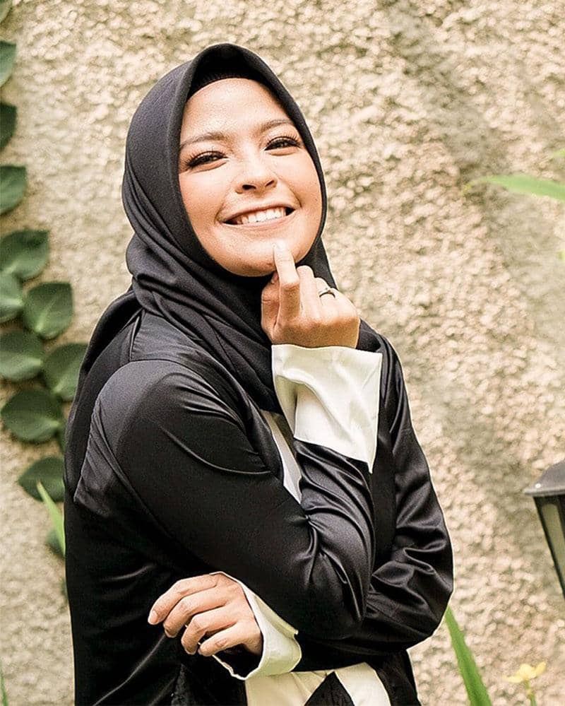 Instagram.com/tantrisyalindri 