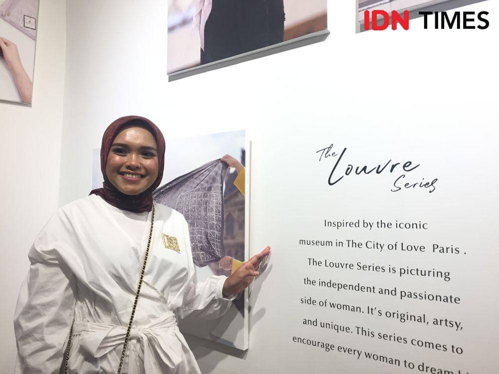 Linda Anggrea (Creative Director Buttonscarves) saat Grand Launcing thematic store Buttonscarves. 13 Maret 2020. IDNTimes/Nadin Azani