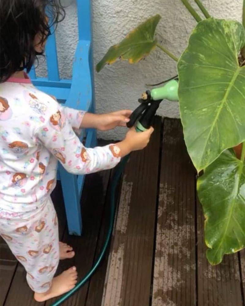 Instagram.com/artikasaridevi