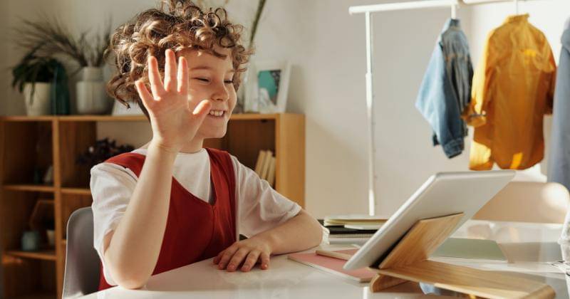 Pexels/Julia M Cameron