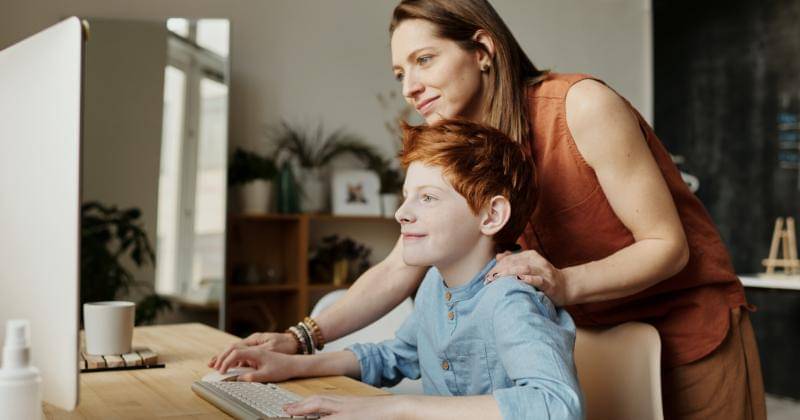 Pexels/Julia M Cameron