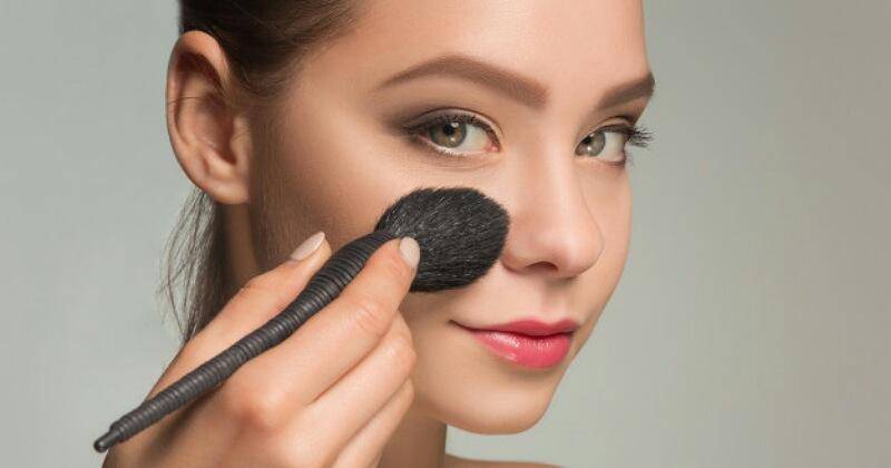 6 Tips Memakai Makeup Natural agar Wajah Terlihat Flawless
