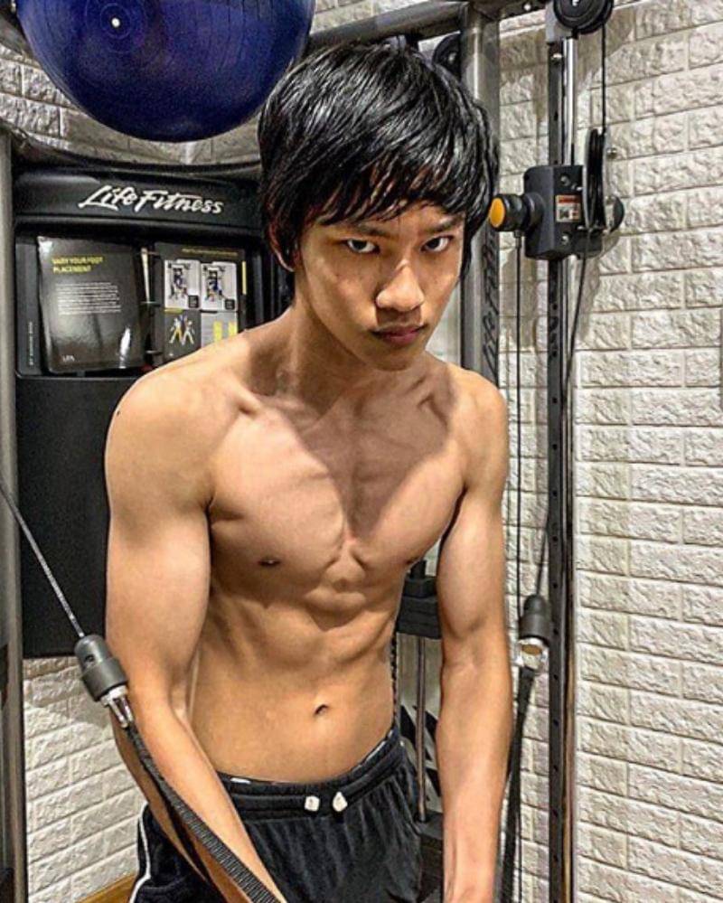 Instagram.com/azkacorbuzier