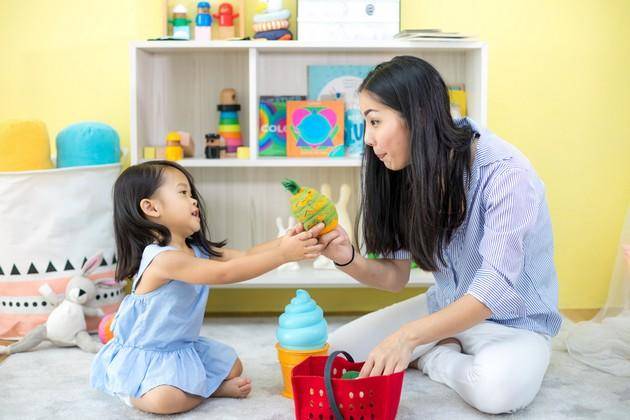 5 Ide Hadiah yang Bisa Mama Berikan untuk Si Kecil Jelang Terima Rapor