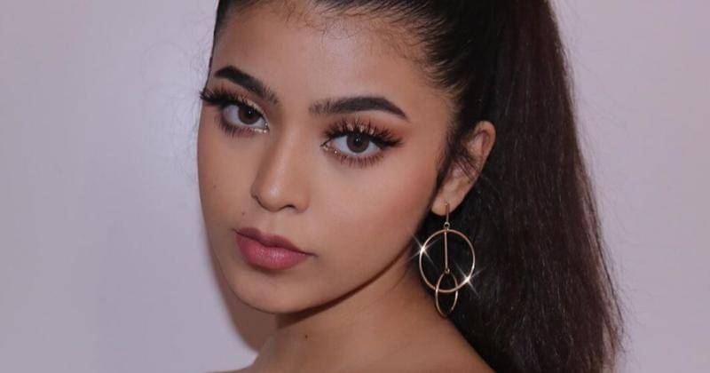 instagram.com/ Jharna Bhagwani