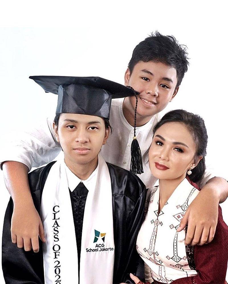 Instagram.com/yunishara36