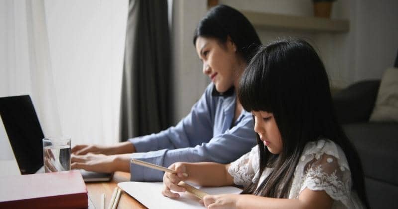 5 Tips Mams Hebat Dampingi Si Kecil Belajar Sembari Work From Home!