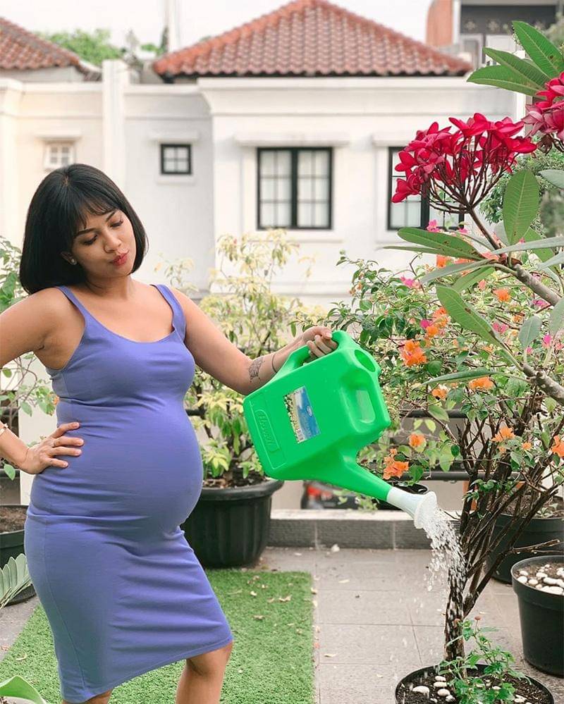 Instagram.com/vanessaangelofficial 