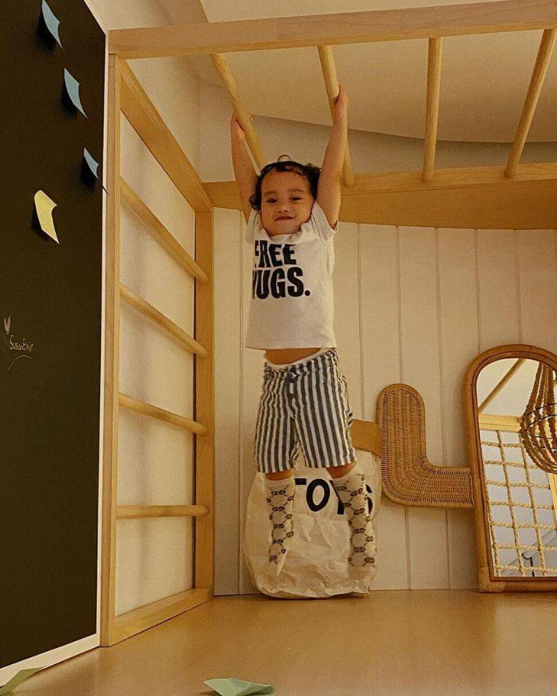 Instagram.com/rachelvennya