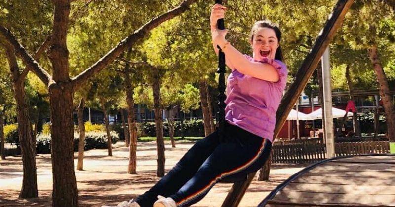 Instagram.com/elliejg16_zebedeemodel