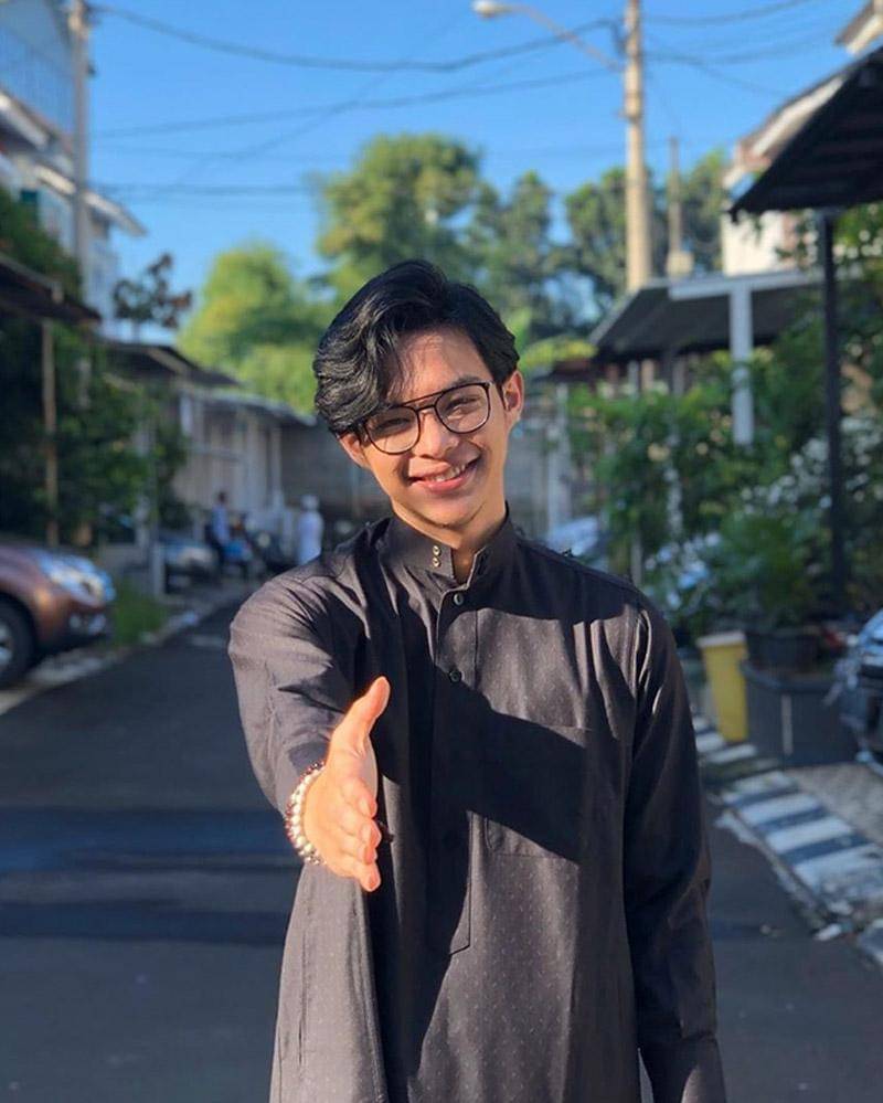 Instagram.com/rey_mbayang