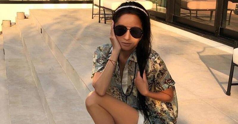  instagram.com/@verawanggang 