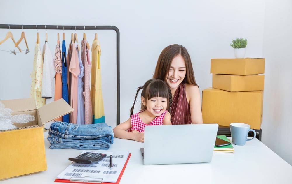 Shutterstock/paulaphoto