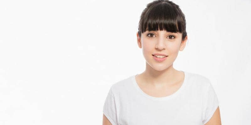 Sedang Bosan dengan Poni? Ini 7 Cara Menyembunyikannya