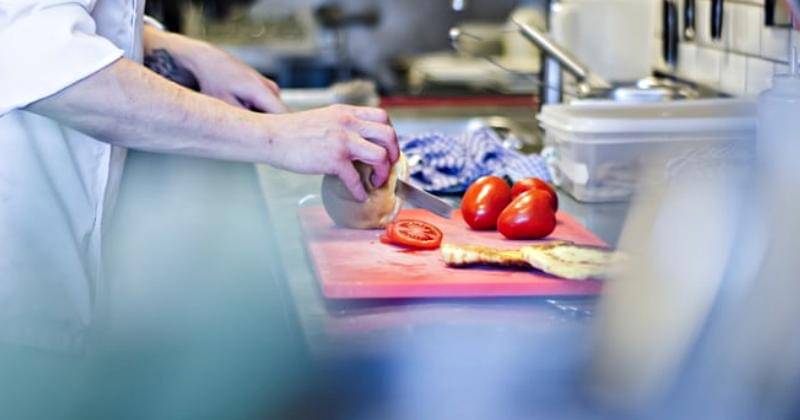 Unsplash/Louis Hanzel