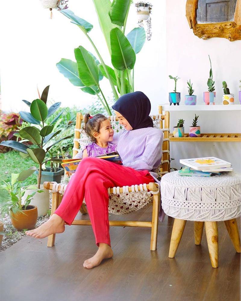 Instagram.com/tantrinamirah 