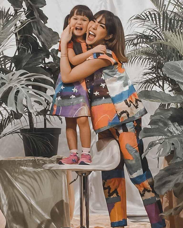 Instagram.com/Gisel_la