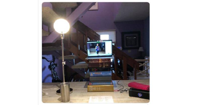 twitter.com/christinaToms