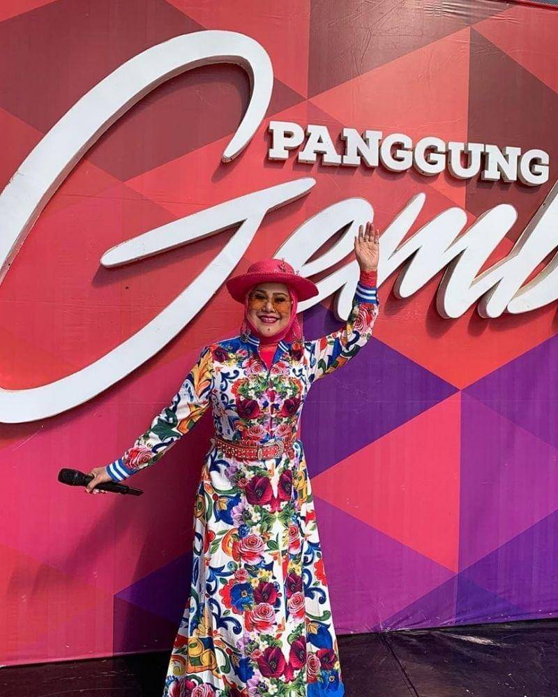 Instagram.com/elvy_sukaesih