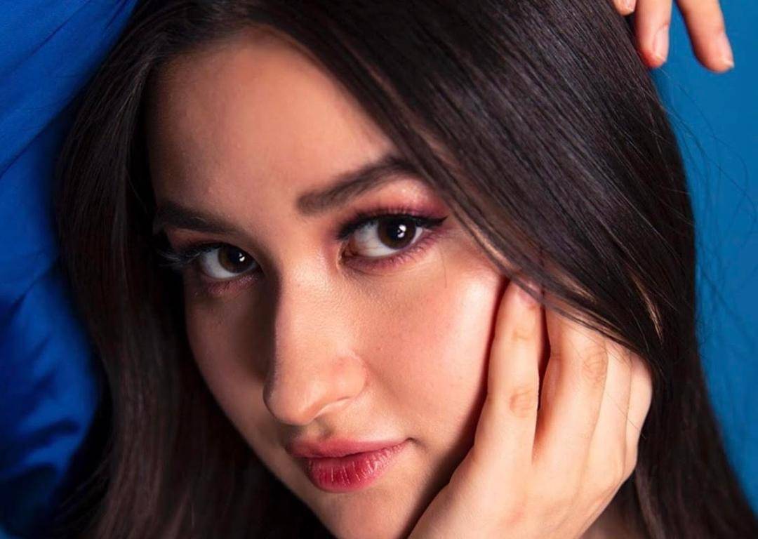 instagram.com/stephaniepoetri