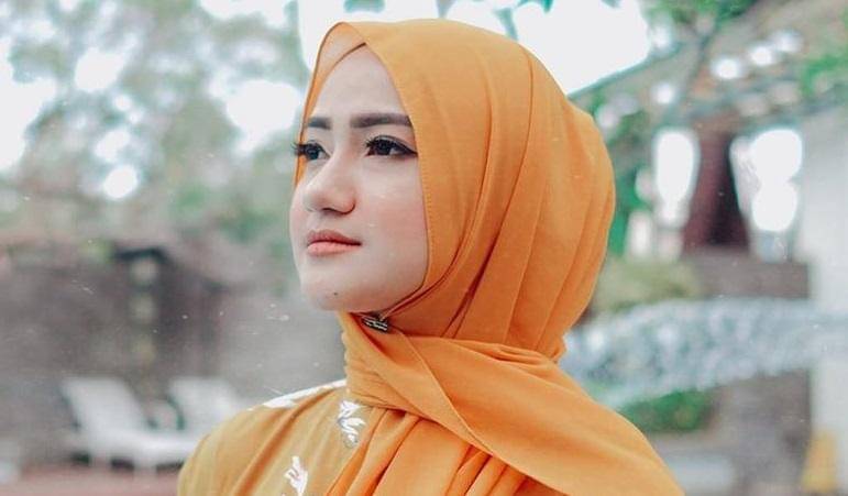 instagram.com/marcella_simon