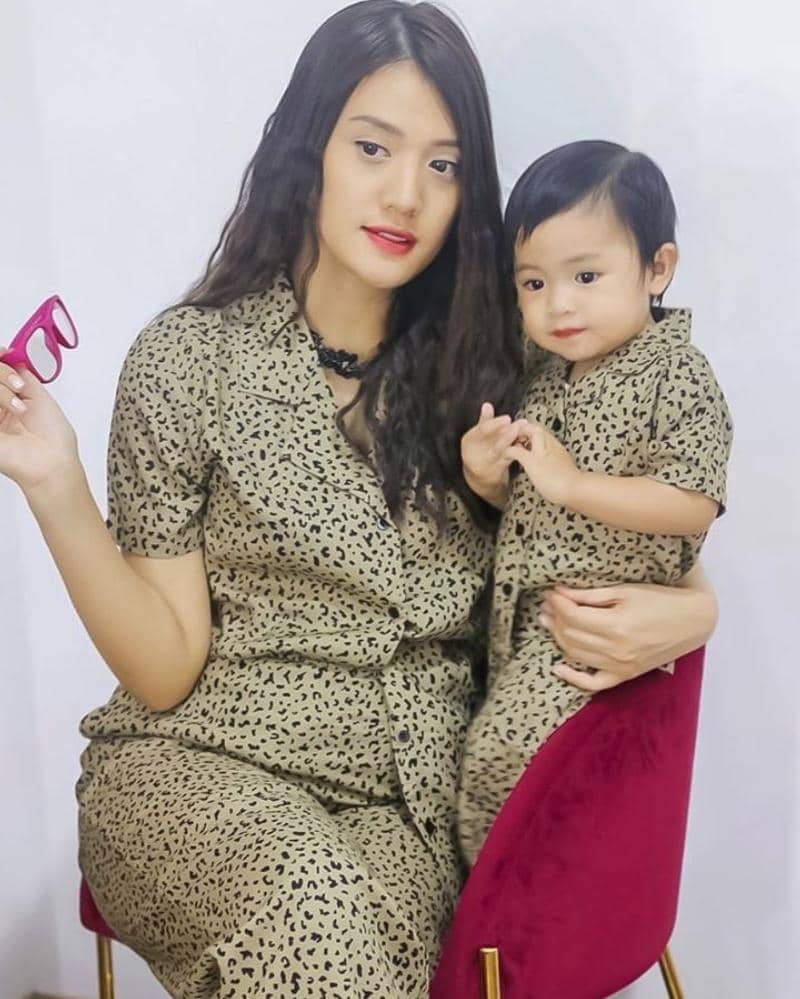 Instagram.com/anissaaziza