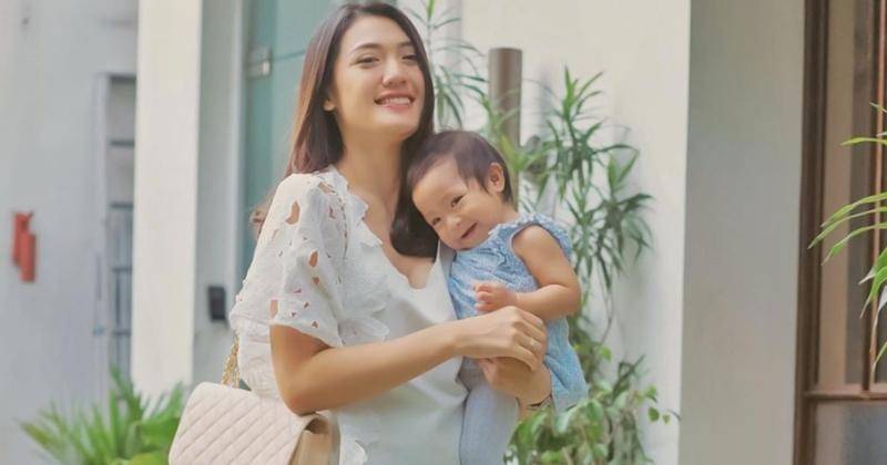 Instagram.com/anissaaziza 