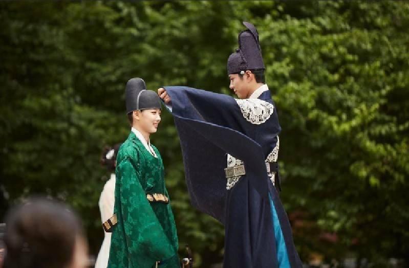 Instagram.com/boyoocoupleshipper