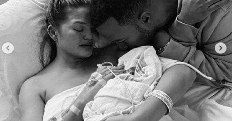 Instagram/chrissyteigen