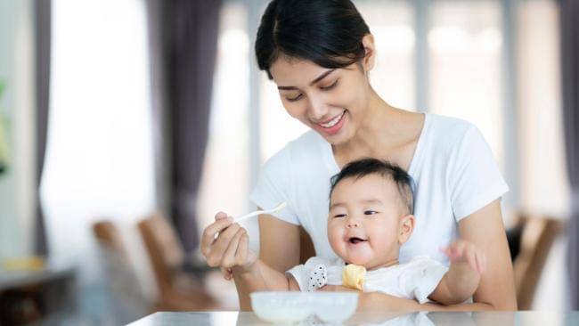 Shutterstock/anek.soowannaphoom