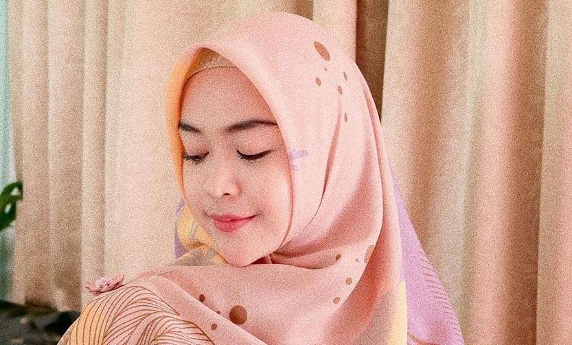 instagram.com/riaricis1795