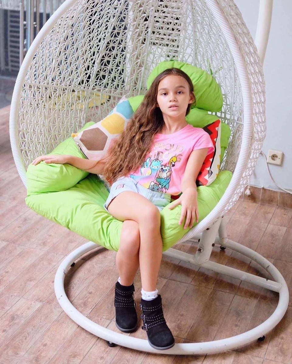 Instagram.com/Chloelynchofficial