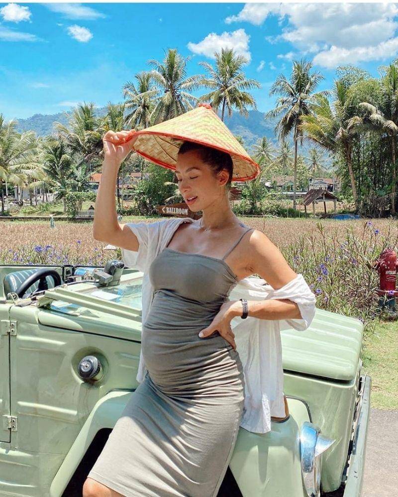 Instagram.com/jenniferbachdim/