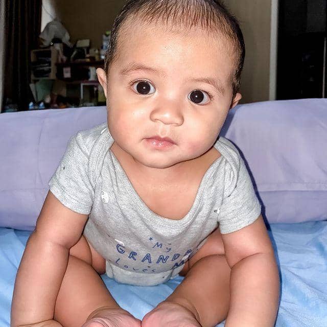 https://www.instagram.com/tiarapangestika/