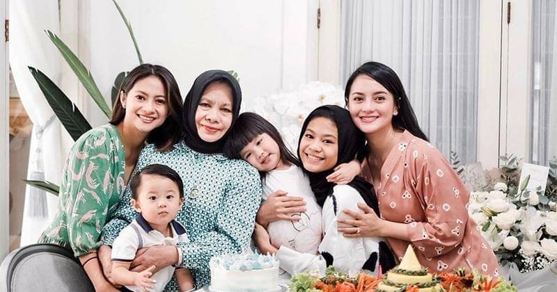 Instagram.com/ririnekawati 