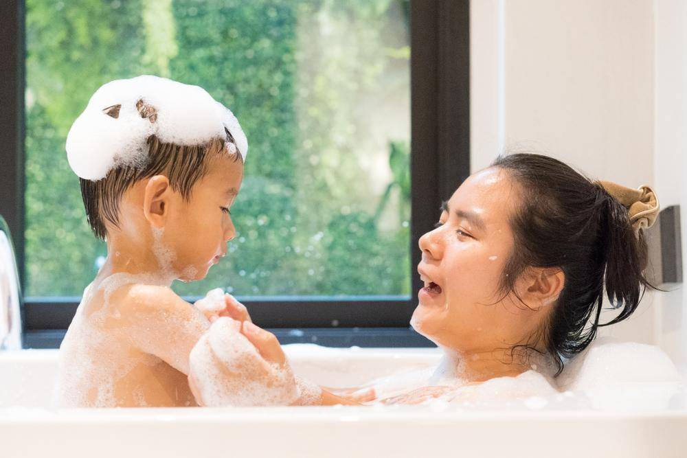 Habis Melakukan Aktivitas Ini? Tandanya Mama Harus Segera Mandi Nih!