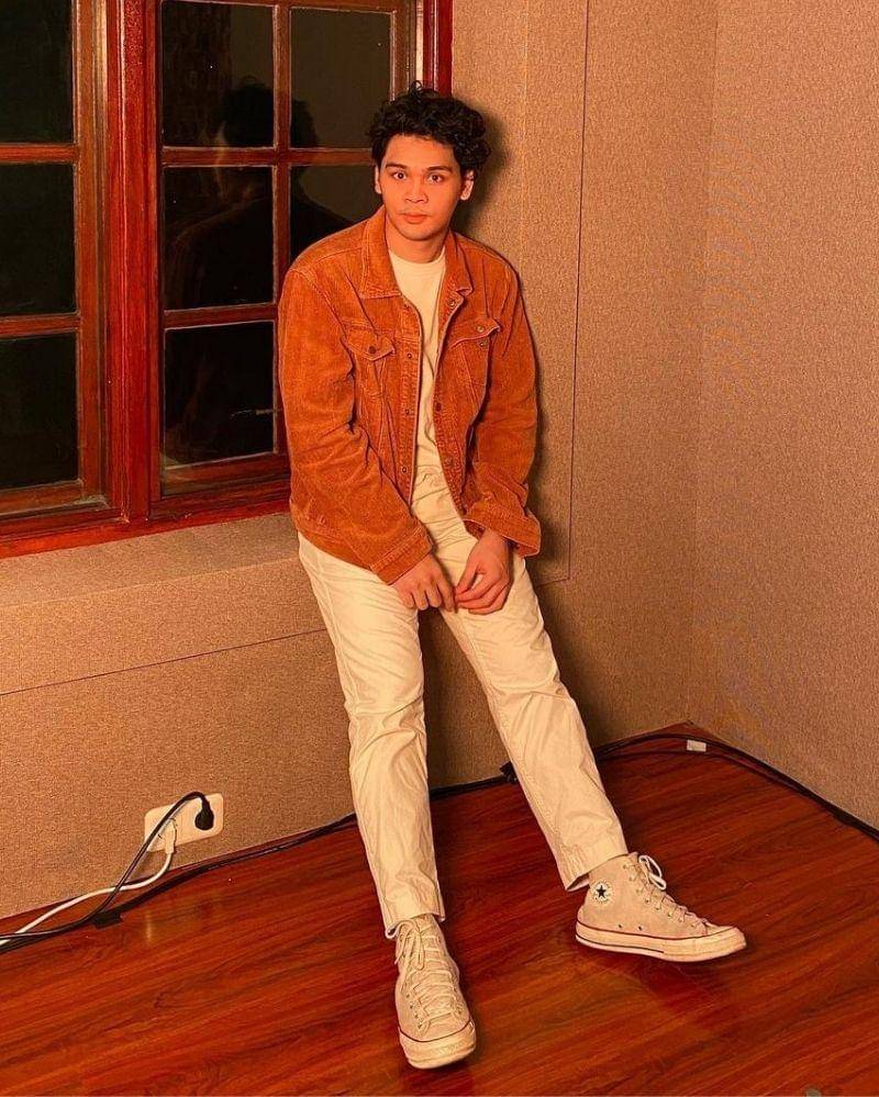 Instagram.com/ mikha97