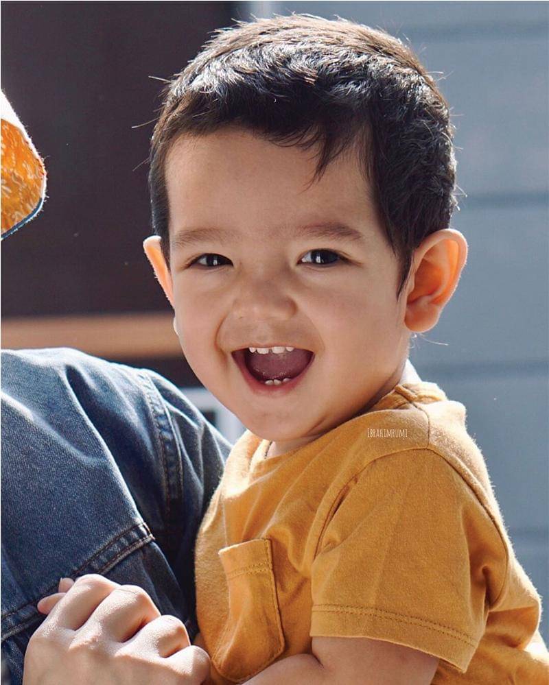 Instagram.com/putriannesaloka