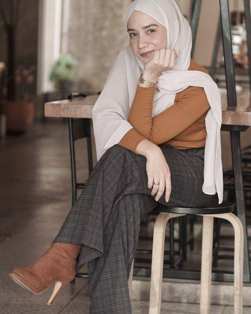 Instagram.com/putriannesaloka