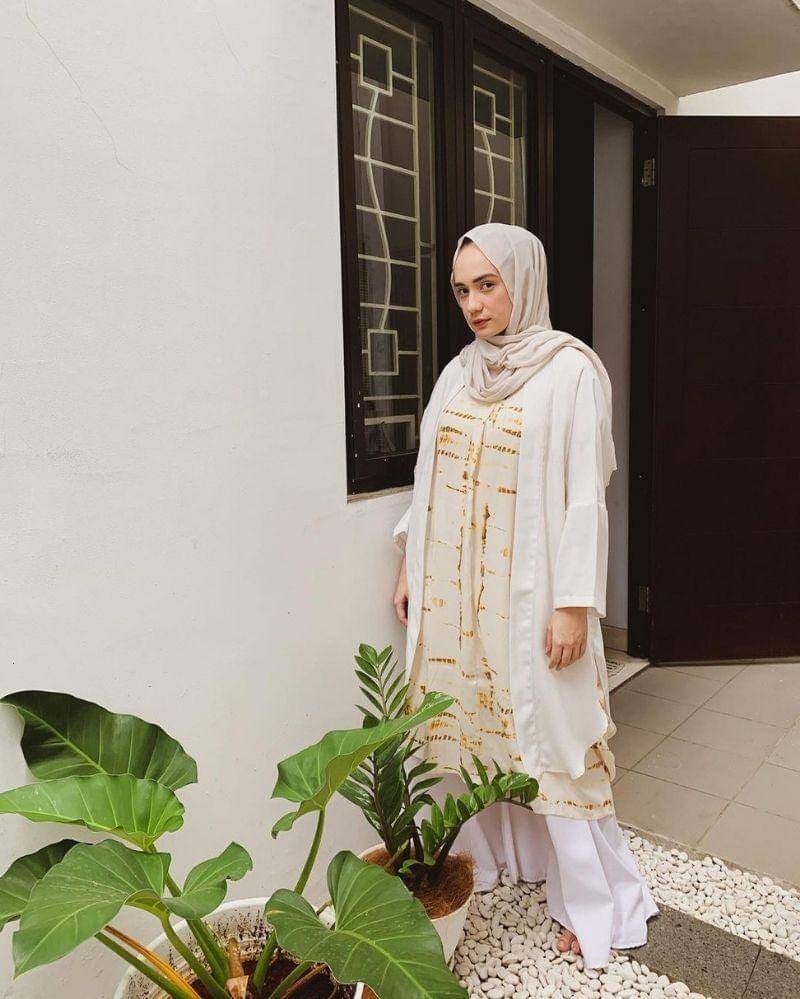 Instagram.com/putriannesaloka