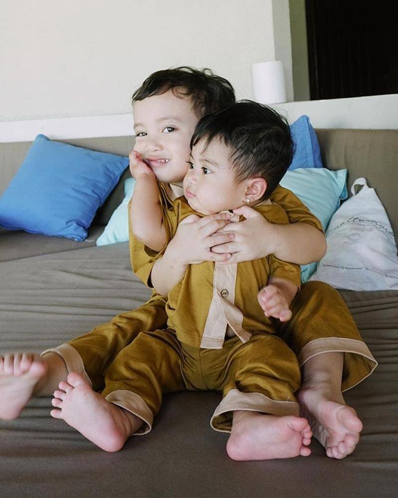 Instagram.com/rachelvennya 