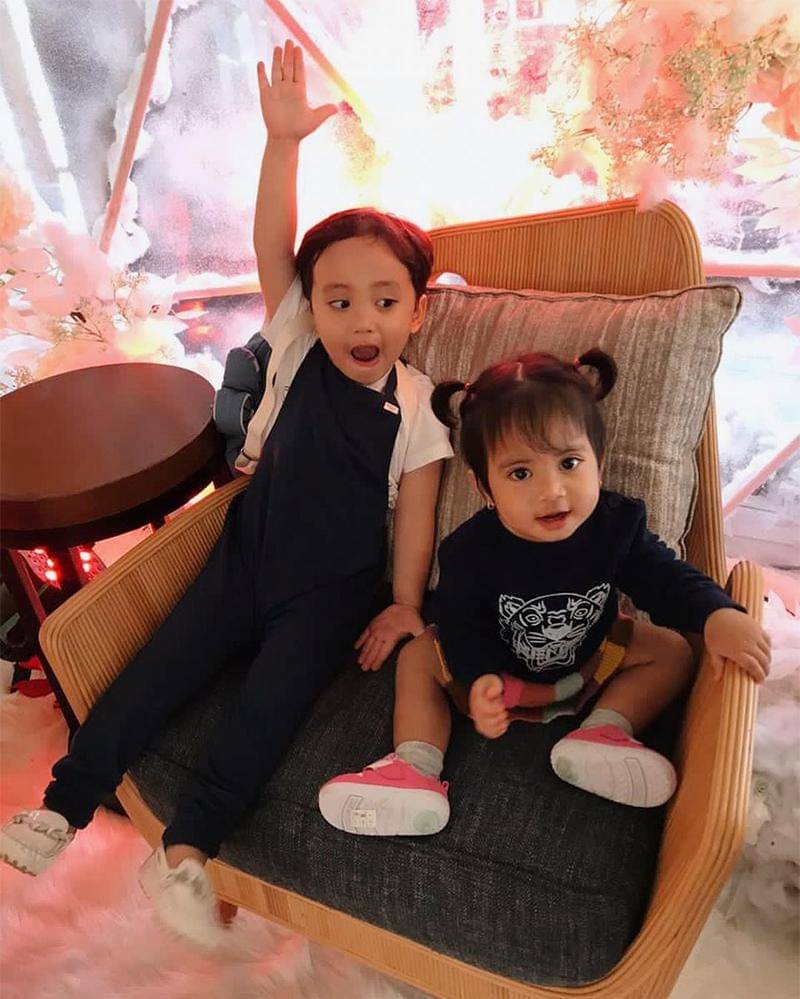 Instagram.com/rachelvennya 