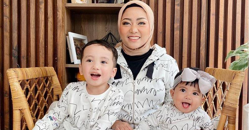 Instagram.com/rachelvennya 