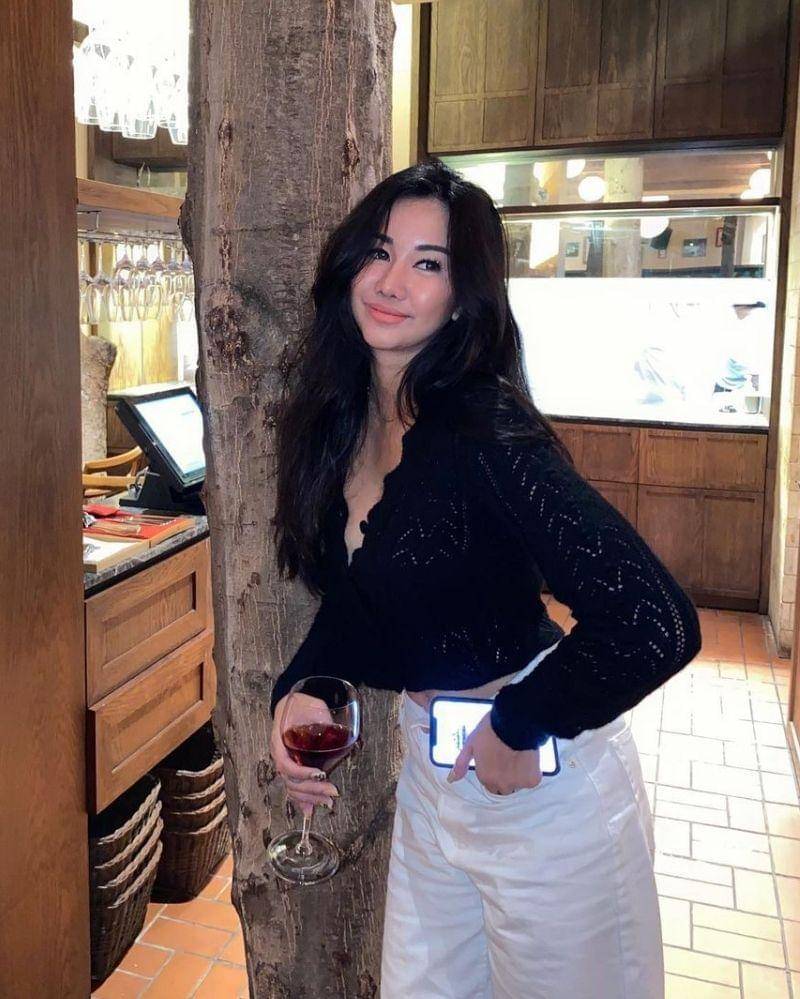 Instagram.com/chikakinsky19